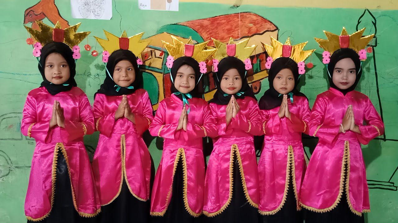 Tari Daerah (Tari Piring)