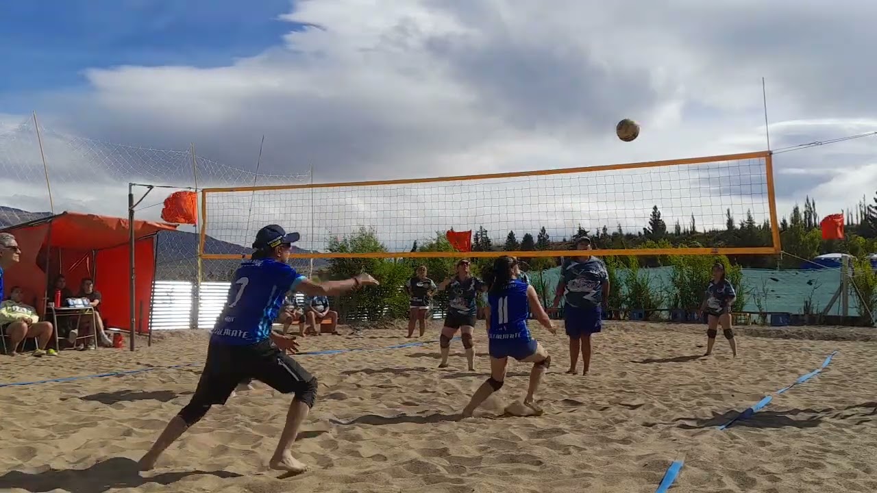 LOS PINOS VS TREBOL AZUL FIESTA NACIONAL DE EL LAGO EL CALAFATE