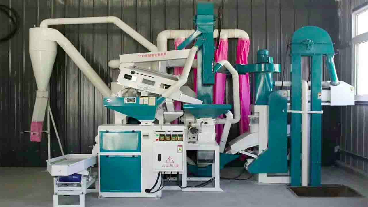 Best Combined Rice mill / Mini Rice Mill (1000kg to 1200 kg per hr.) installed in Philippine.