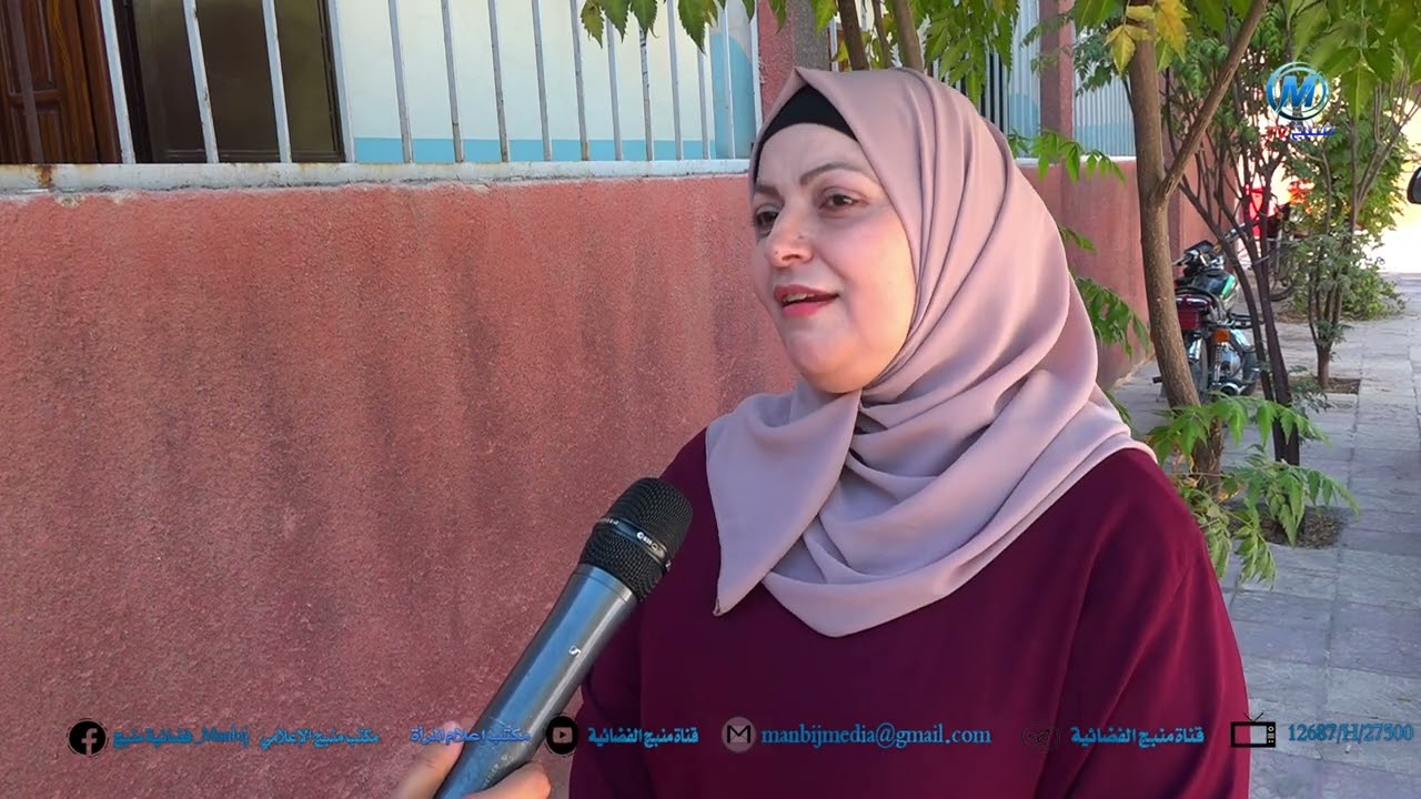 هيئة التربية والتعليم في مقاطعة منبج تقوم بتوزيع المنهاج الجديد الخاص بالإدارة الذاتية ضمن المدارس