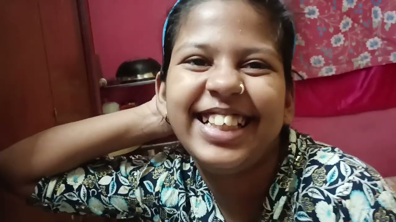 Papa ko help karane Mein Piche Nahin hatati Hai