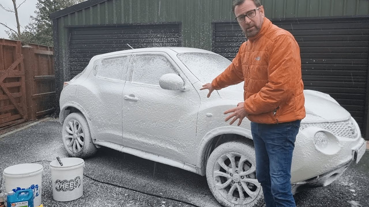 How To SNOW FOAM Your Car - DSP Detailing