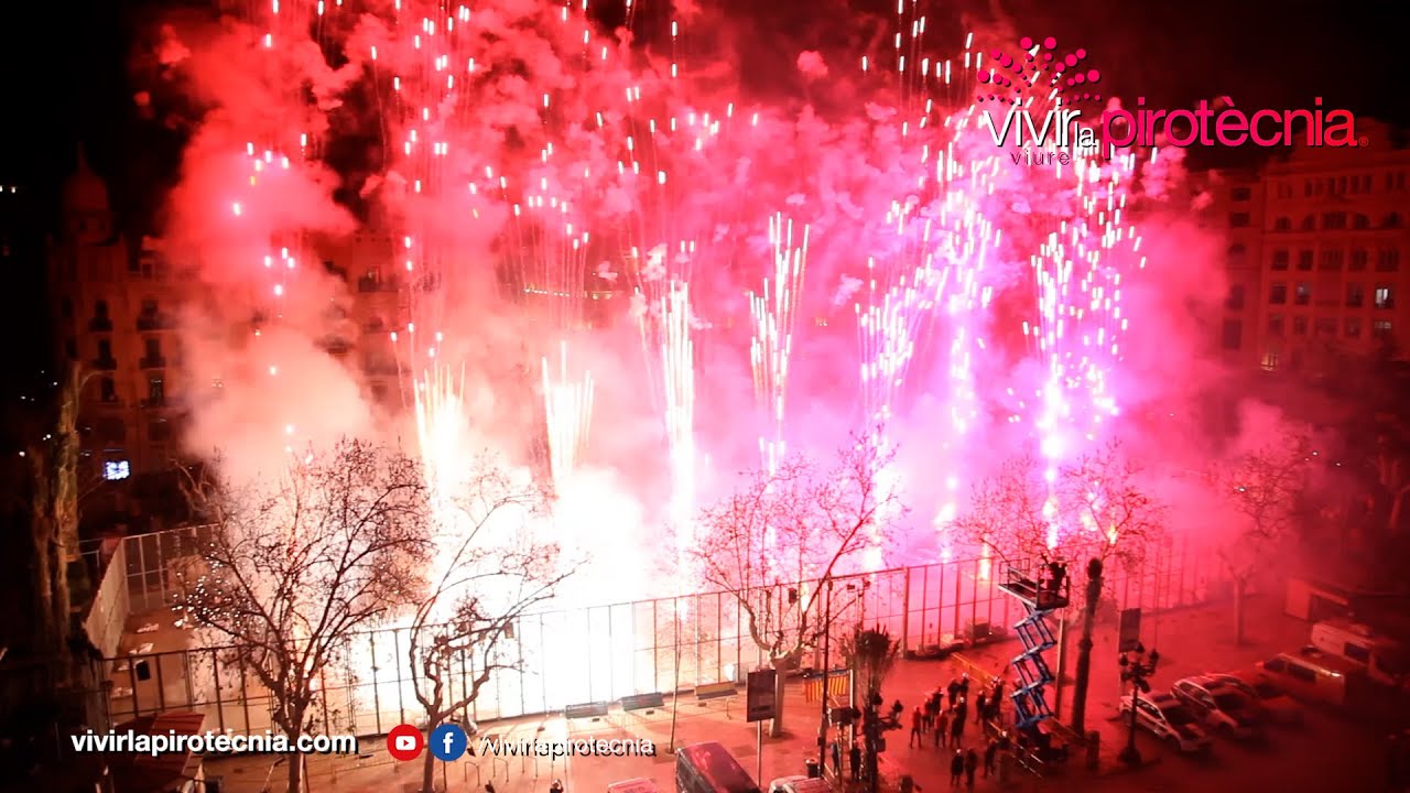 Fallas Valencia 2024. Nit de l'Alba 2024. Castillo Fuegos Artificiales. 15  Marzo. Pirotecnia Aitana