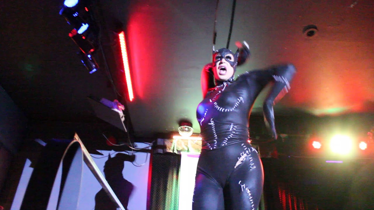 Cabaret Mado - Brooke Lynn Hytes (Dangerous Woman en pointe)
