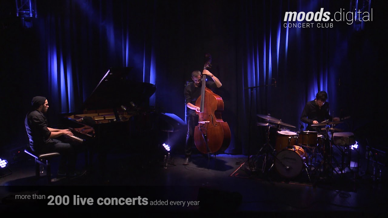 Morning Smile Live at the Moods by R&eacute;mi Panossian trio / RP3