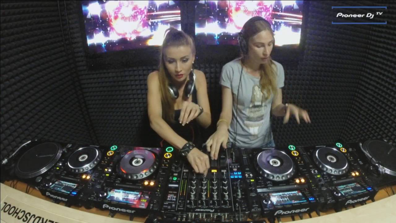 Dj Miss Bliss v Dj Korshun - ( b2b Tech House Live Set )