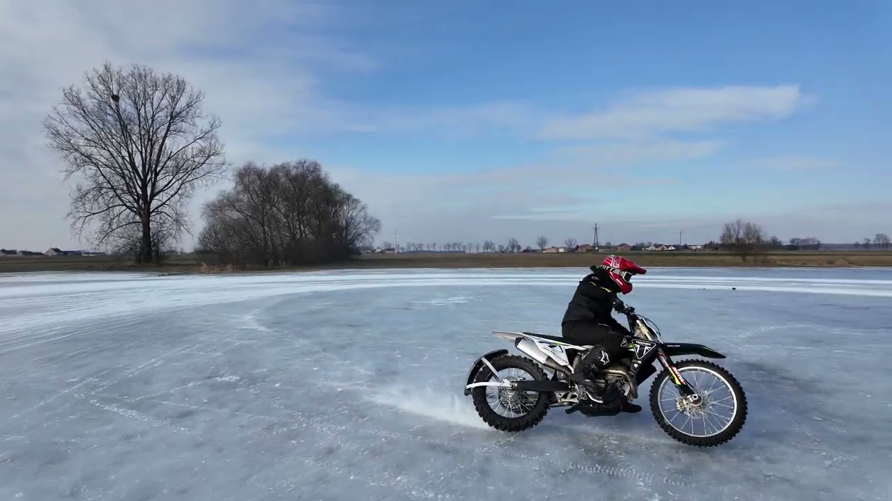 Szkola Slizgu Flat Track Ice Moto Drift Front Scrub Fun Triumph TF 450 Slide on Ice Bartosz Tymoszuk