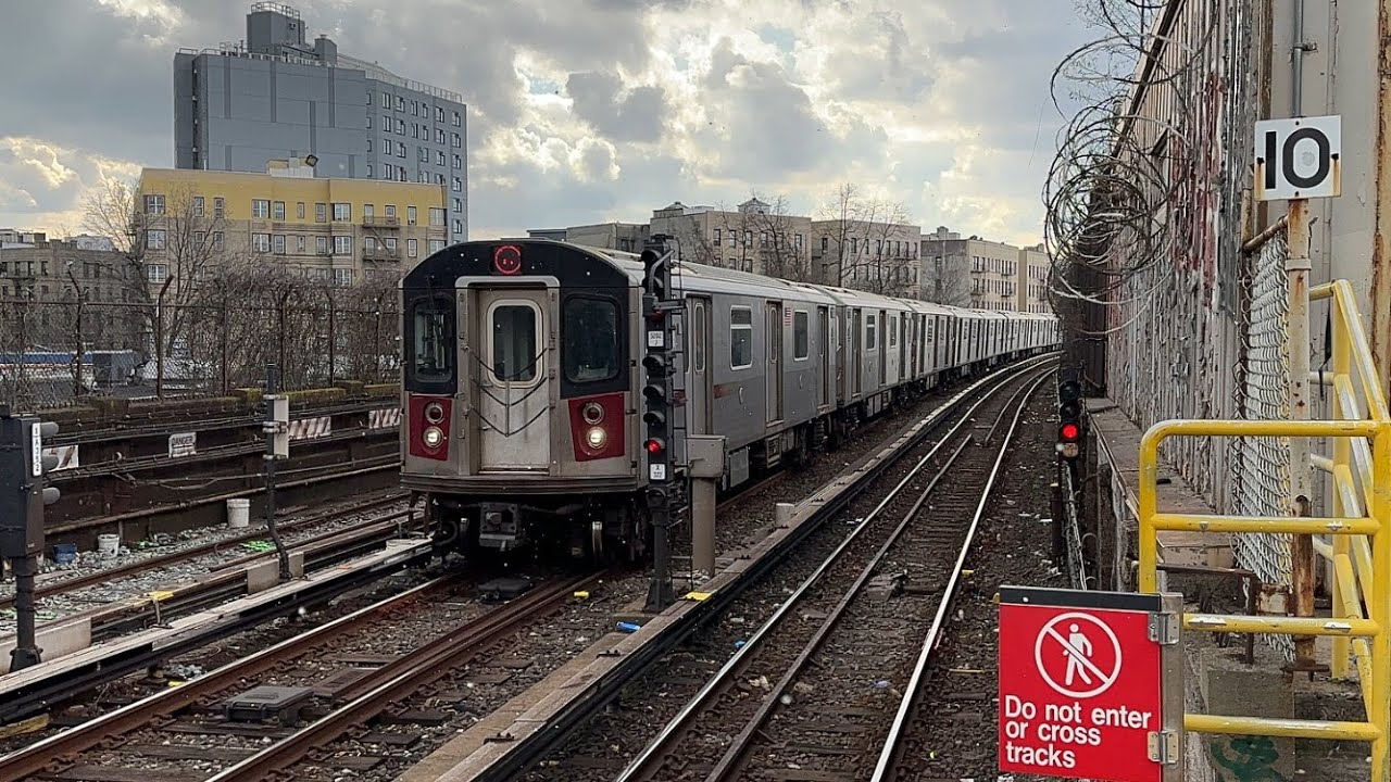 R142/R142A 4 Local/Express Trains At Bedford Park Blvd Lehman College