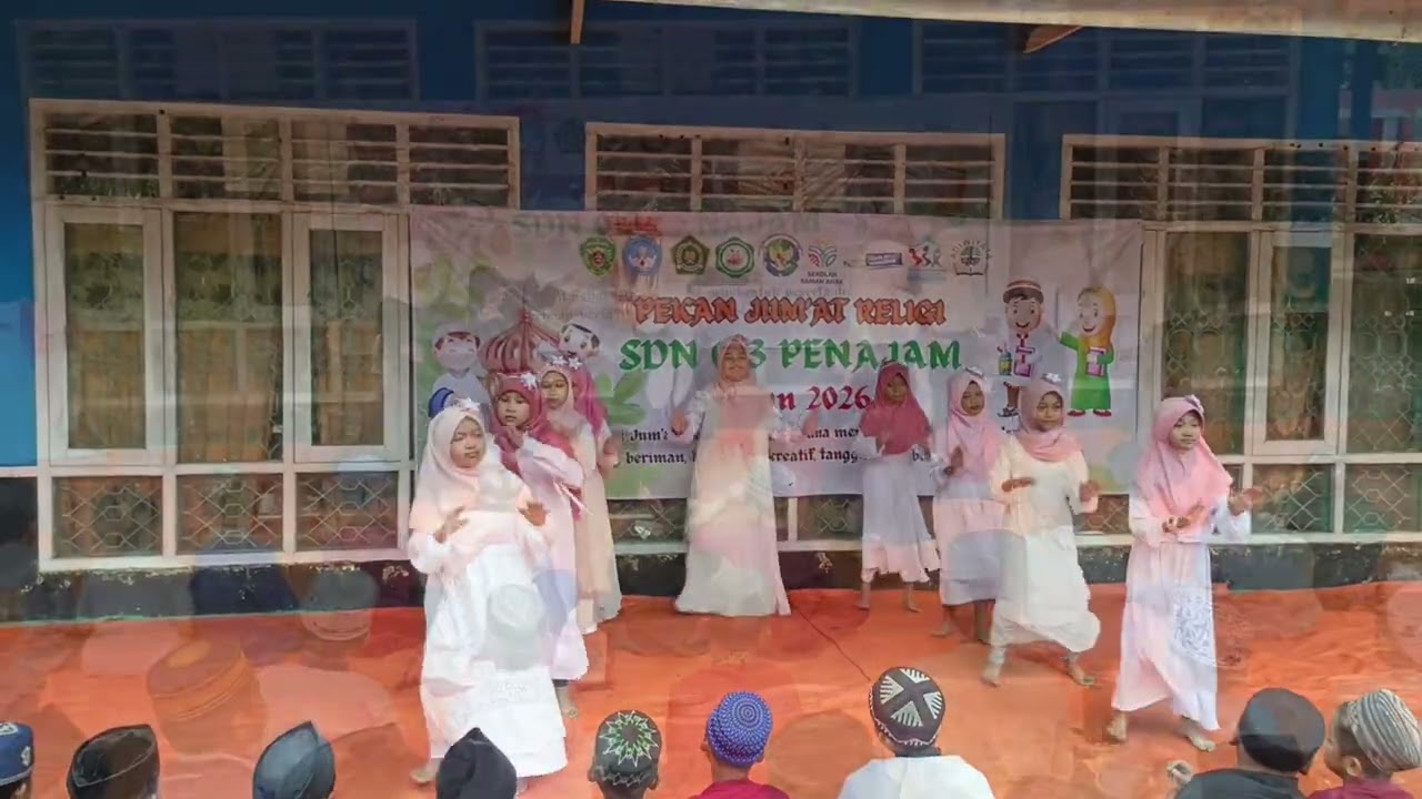 Melalui Jum'at Religi sebagai sarana membentuk peserta didik yang beriman,bertaqwa,kreatif,tangguh