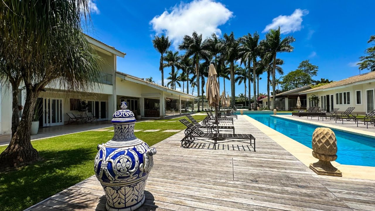 Mansão de Alto Padrão no Jardim Acapulco – Lazer Completo e Elegância no Guarujá