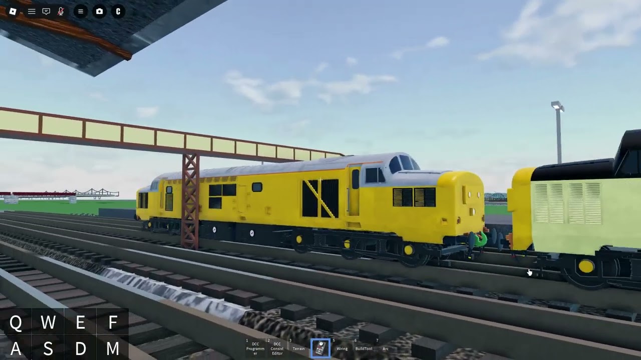 Roblox Ro-scale - 37057 + 97301 passing a unknown station on my map
