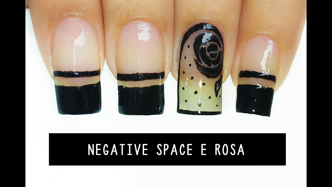 Negative space Rosas Unhas meia cal&ccedil;a-black sheer