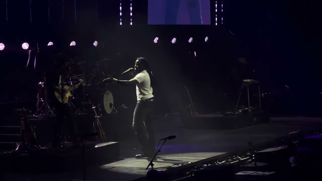 Shaboozey - A Bar Song (Tipsy) Live! London O2 C2C