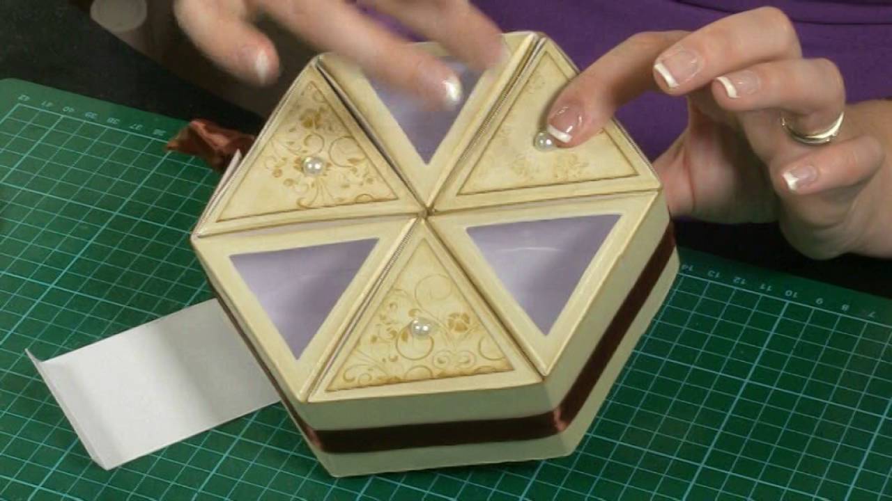 18 triangular roll box