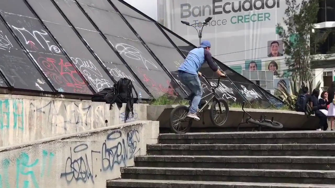 Mulville. Profile. Ecuador.