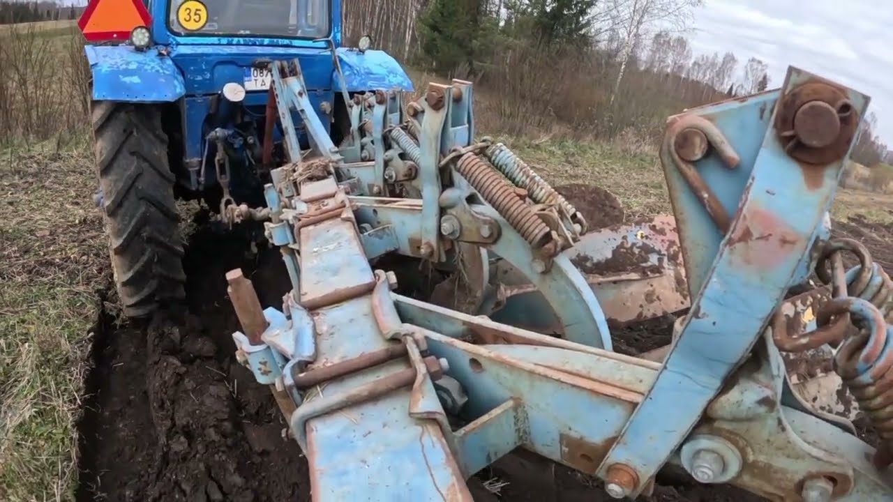 Belarus Mtz 80 with finnish plough Fiskars KH 416.