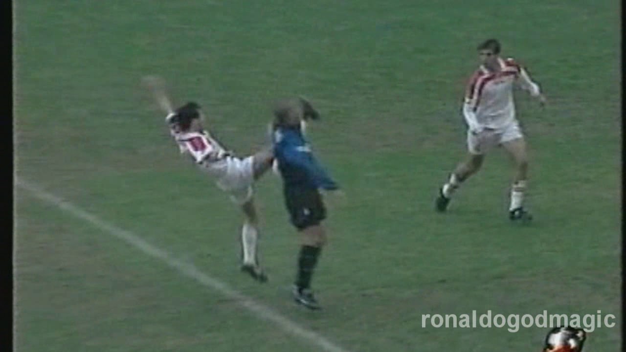 98/99 Home Ronaldo vs Bari