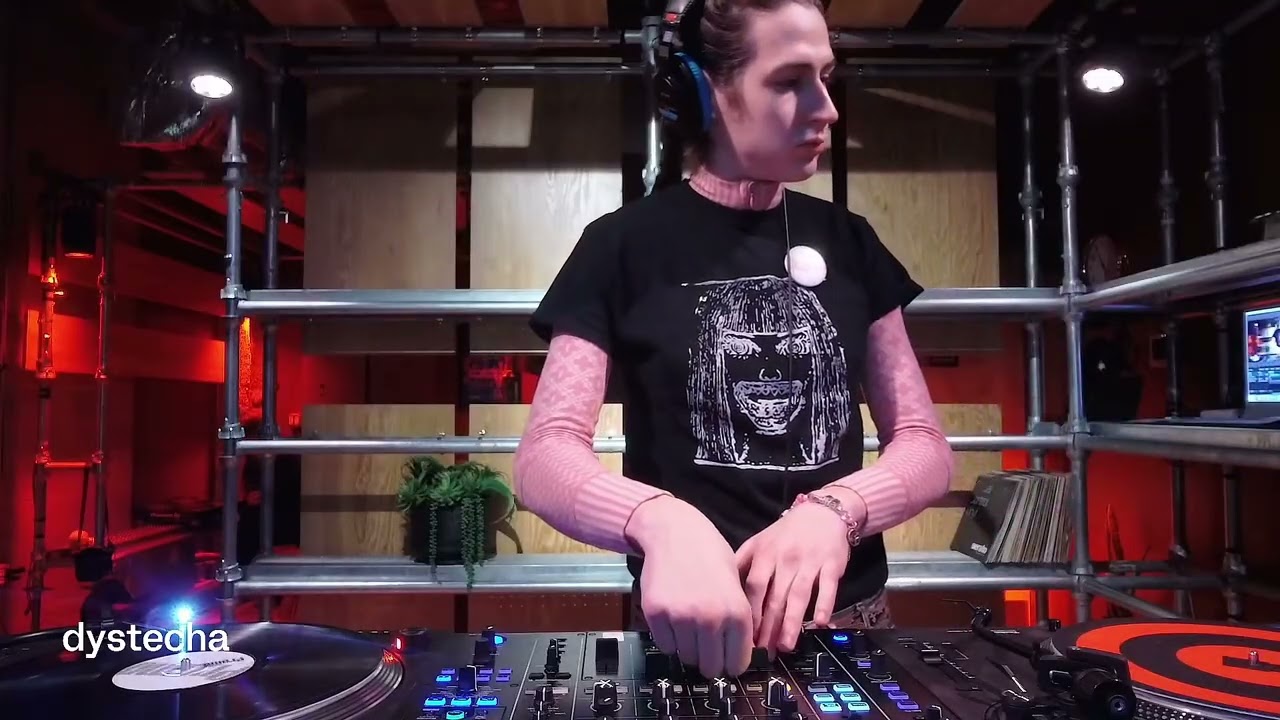 dystecha @CentralOnAir