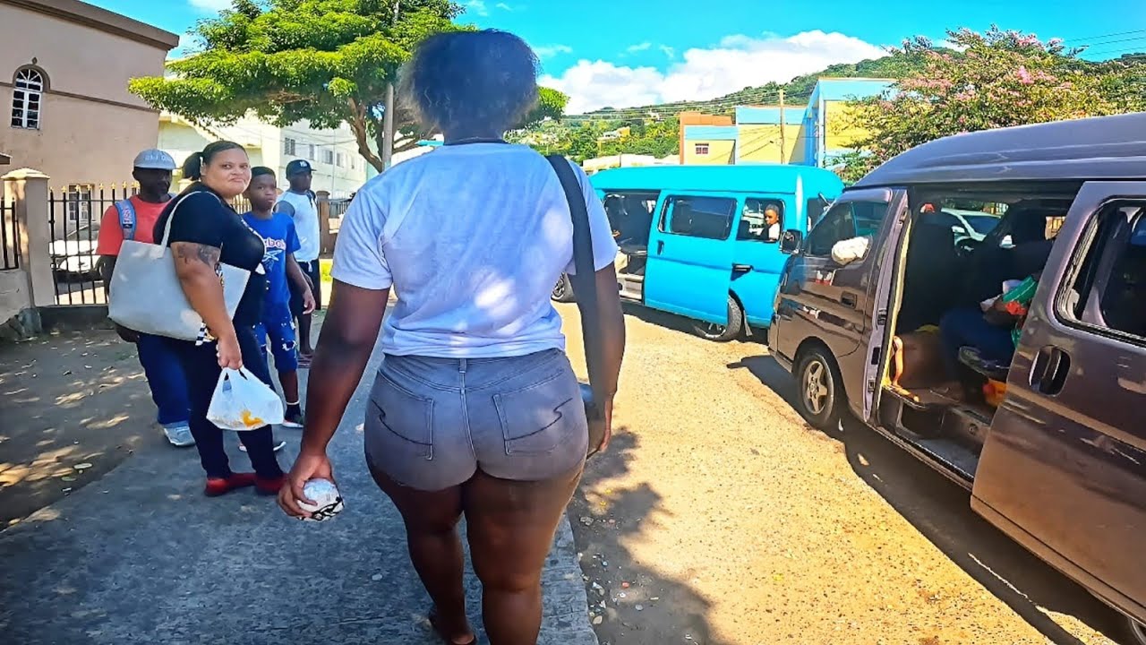 WALKING THE STREETS OF BEAUTIFUL KINGSTOWN|| NEW YEARS