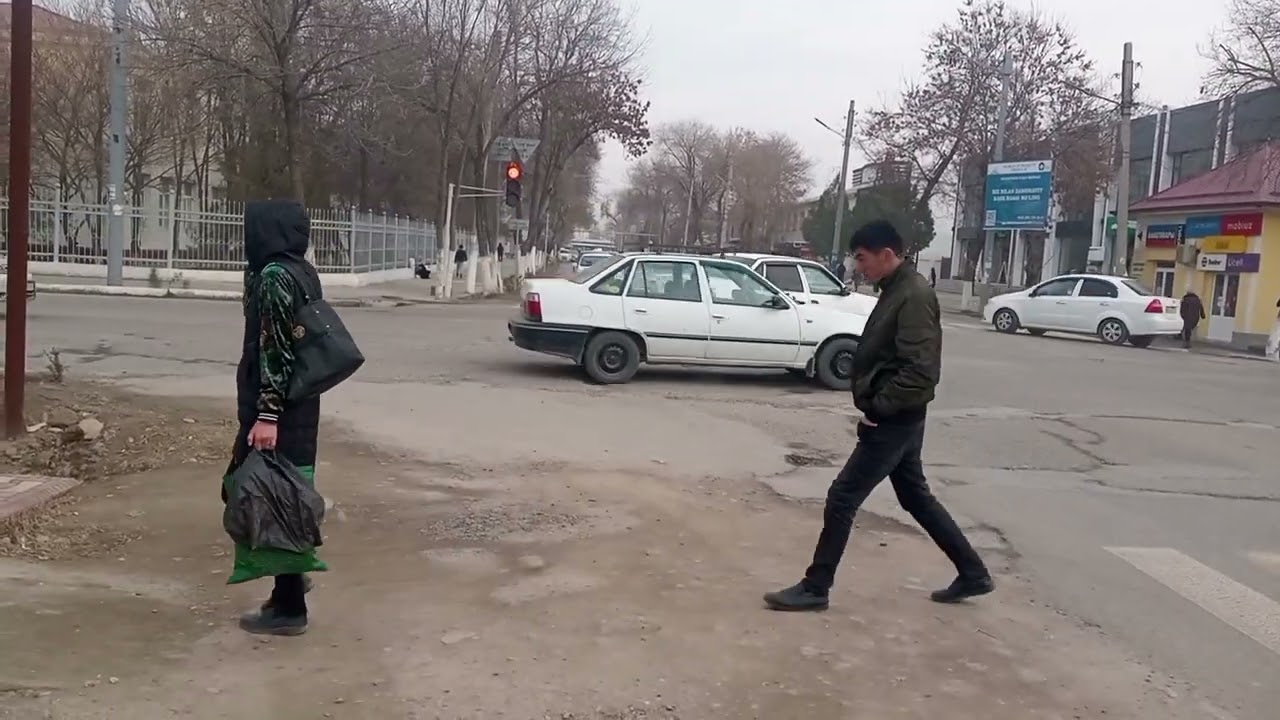 Город Сырдарья , Центральная улица