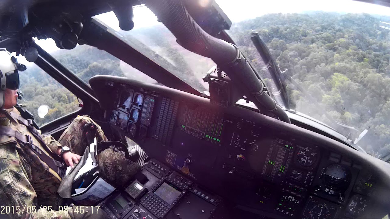 BLACK HAWK vuelo t&aacute;ctico extracci&oacute;n tropas especiales