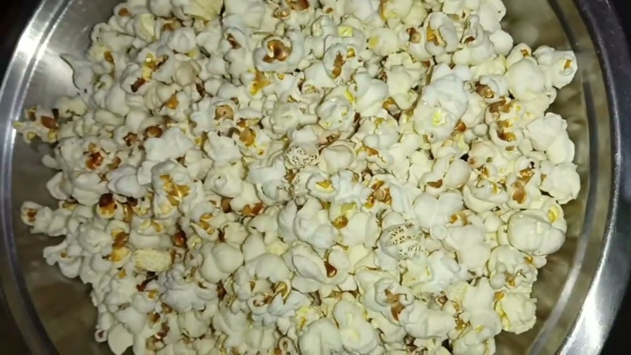 Popcorn recipe at home in Hindi/homemade popcorn in cooker easy recipe 🍿