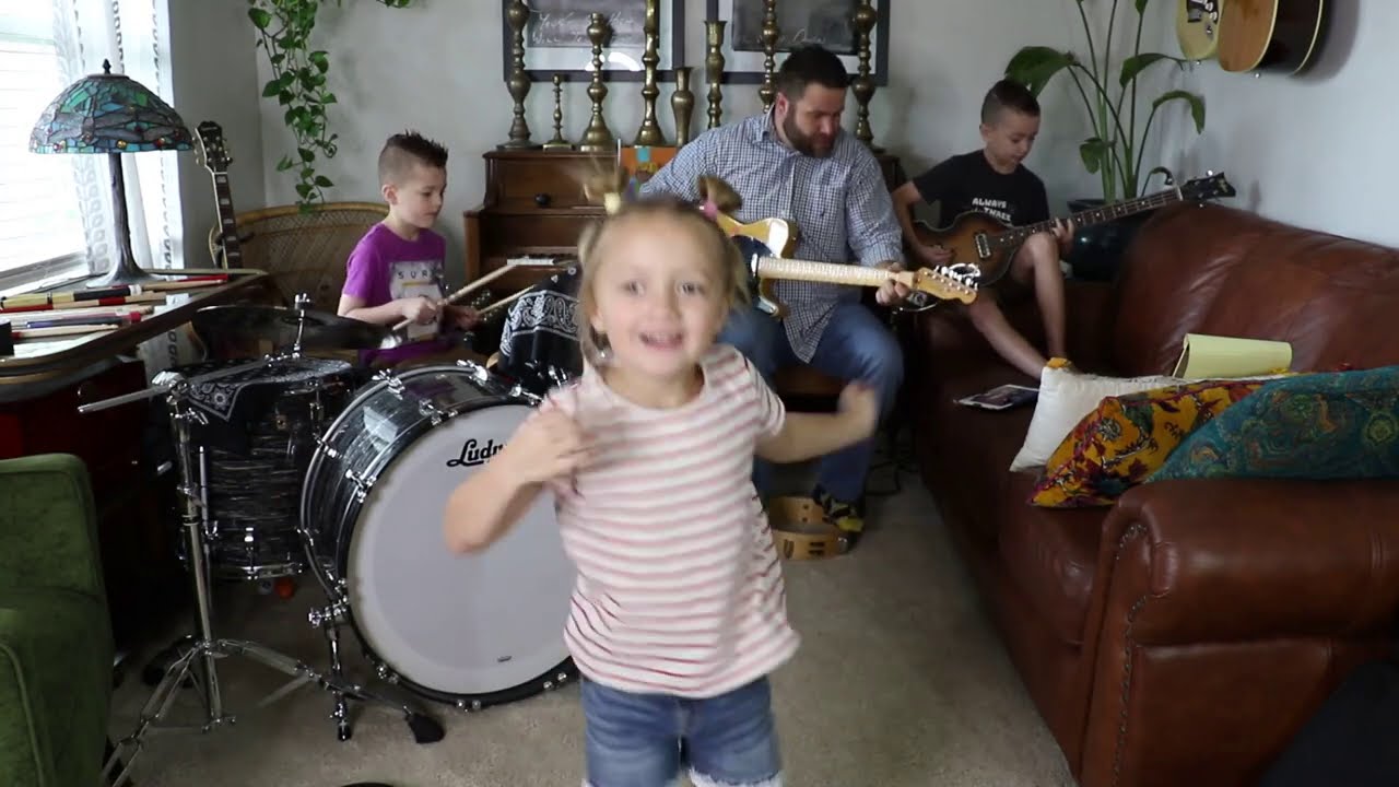 Colt Clark and the Quarantine Kids play 