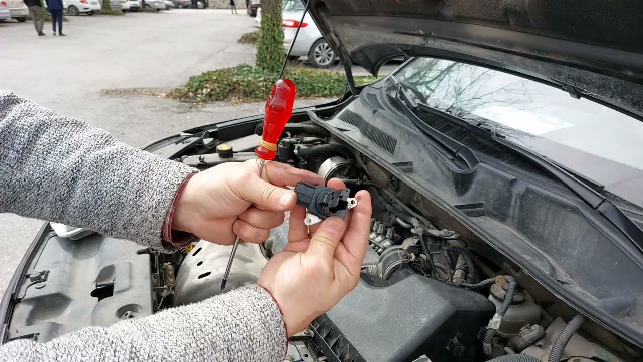 Toyota Rav4 Hava debi sensör değişimi ve temizliği - (MAF) Sensor cleaning
