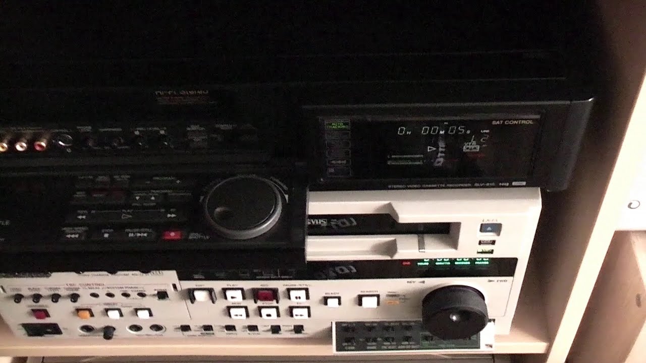 Co się stanie jeśli spróbuję odtworzyć kasetę SVHS na magnetowidzie VHS i dlaczego wygląda to źle.