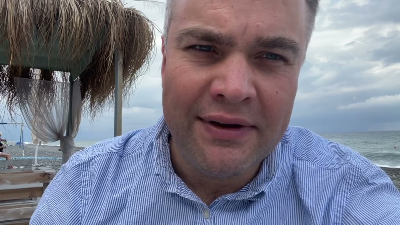 Акула прокусила парусный катамаран. Кто виноват и что делать?