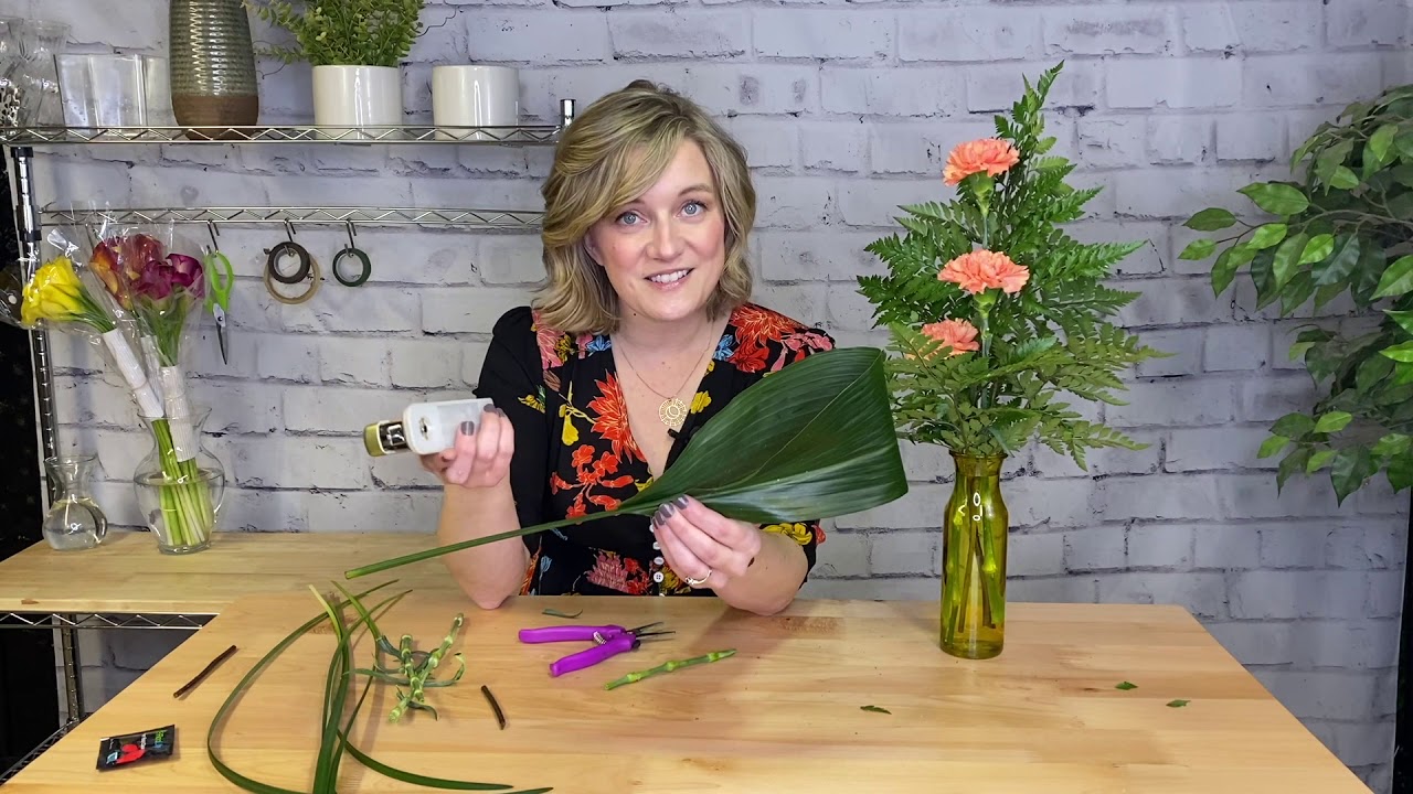 Simple Bud Vase Arrangement