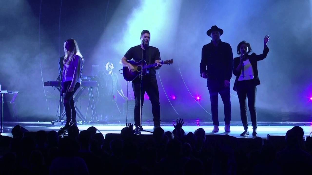Heart Like Heaven LIVE + Joel Houston Preaching
