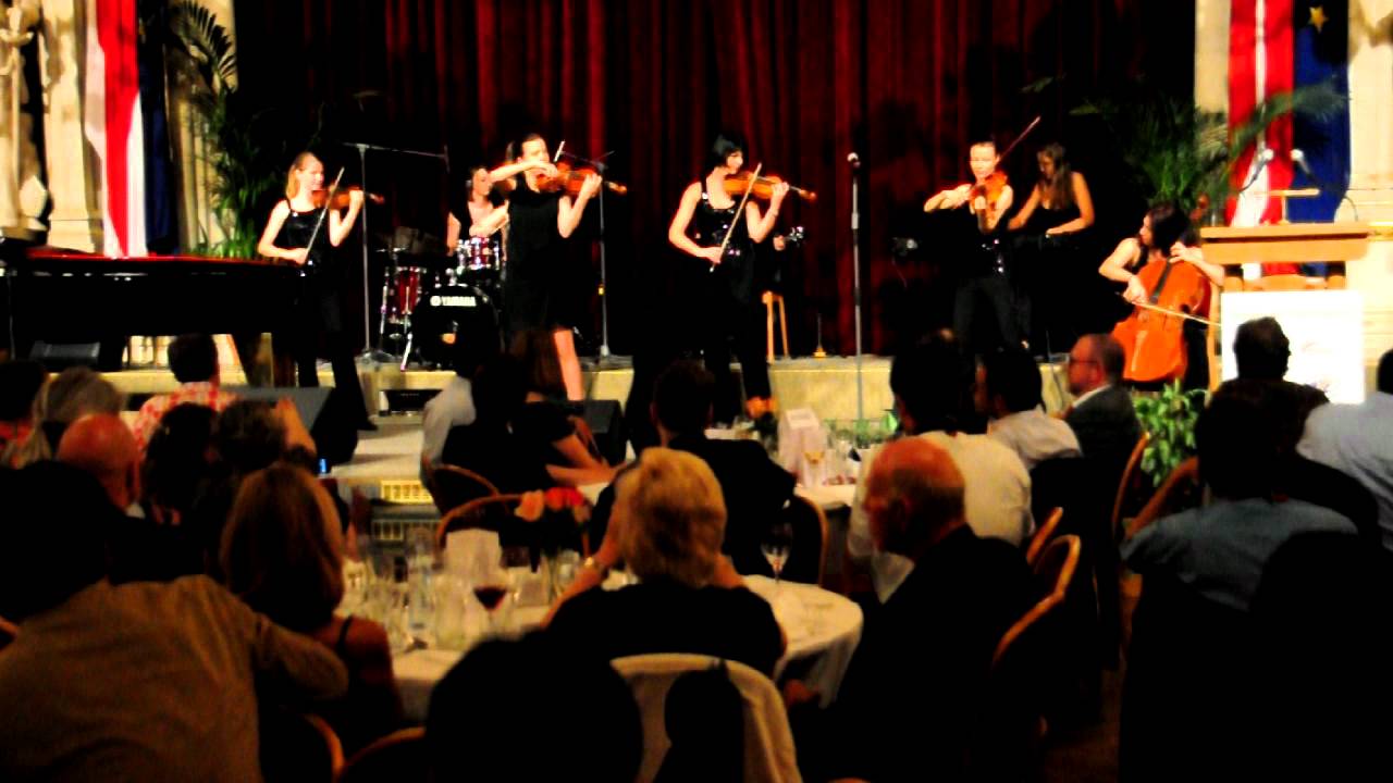 Rondo Vienna performing at the Wiener Rathaus