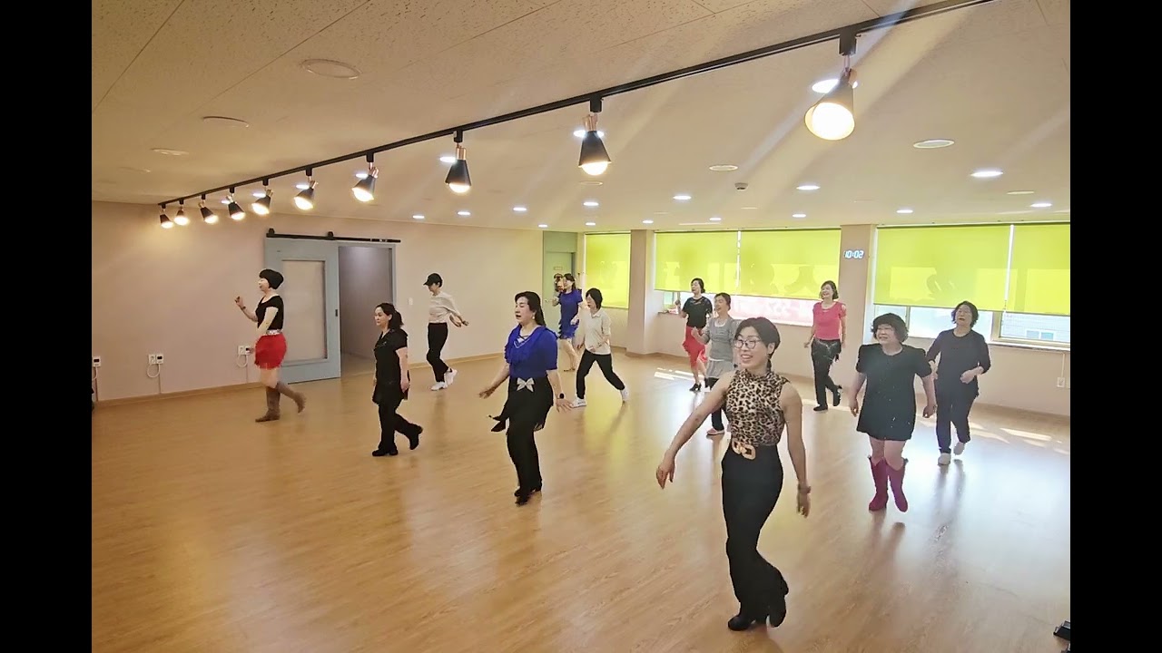 햇살 가득한 아침 수업 풍경#라인댄스수업영상#Love potion 666# 문경라인댄스 #라인댄스 #점촌라인댄스 #라인댄스동아리 #한국라인댄스협회 