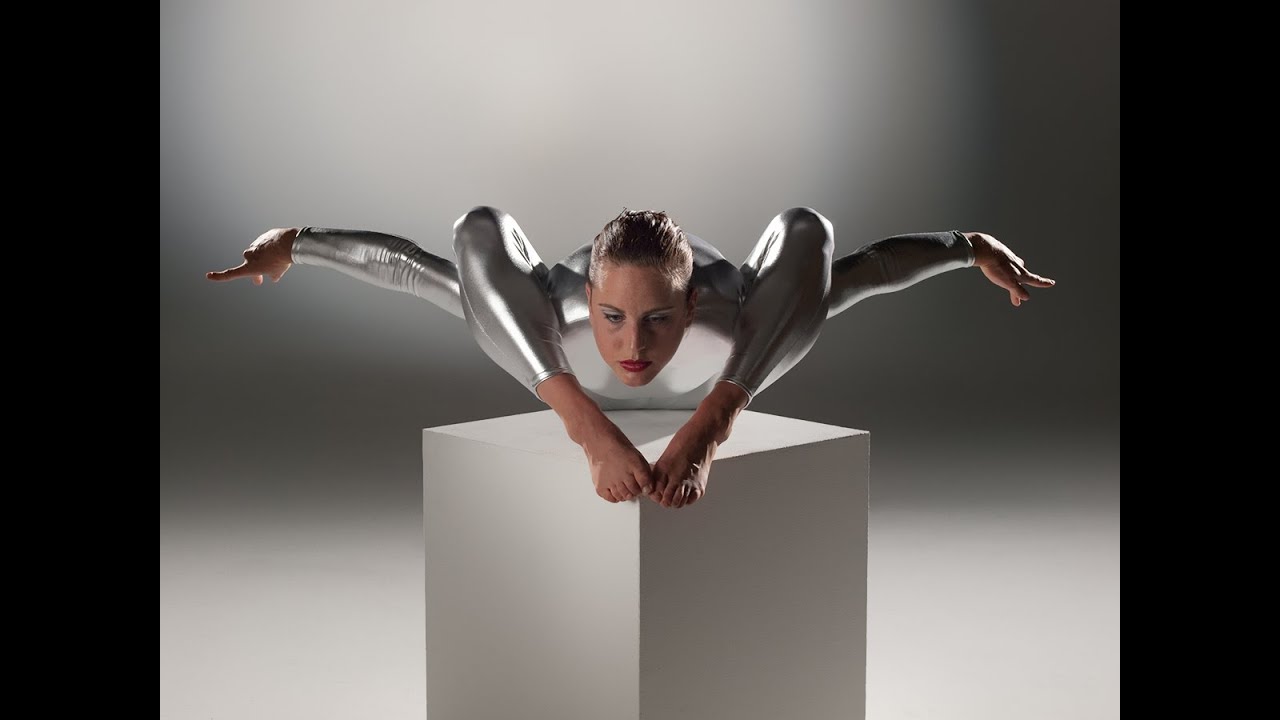 Contortionist model photo session