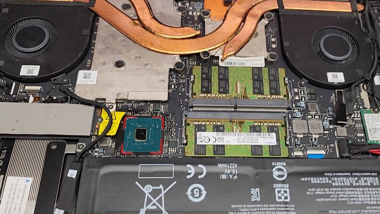 Razer Blade 15 rz09-0300 rz09-03006E92 Disassembly RAM SSD Hard Drive Battery Quick Look Inside