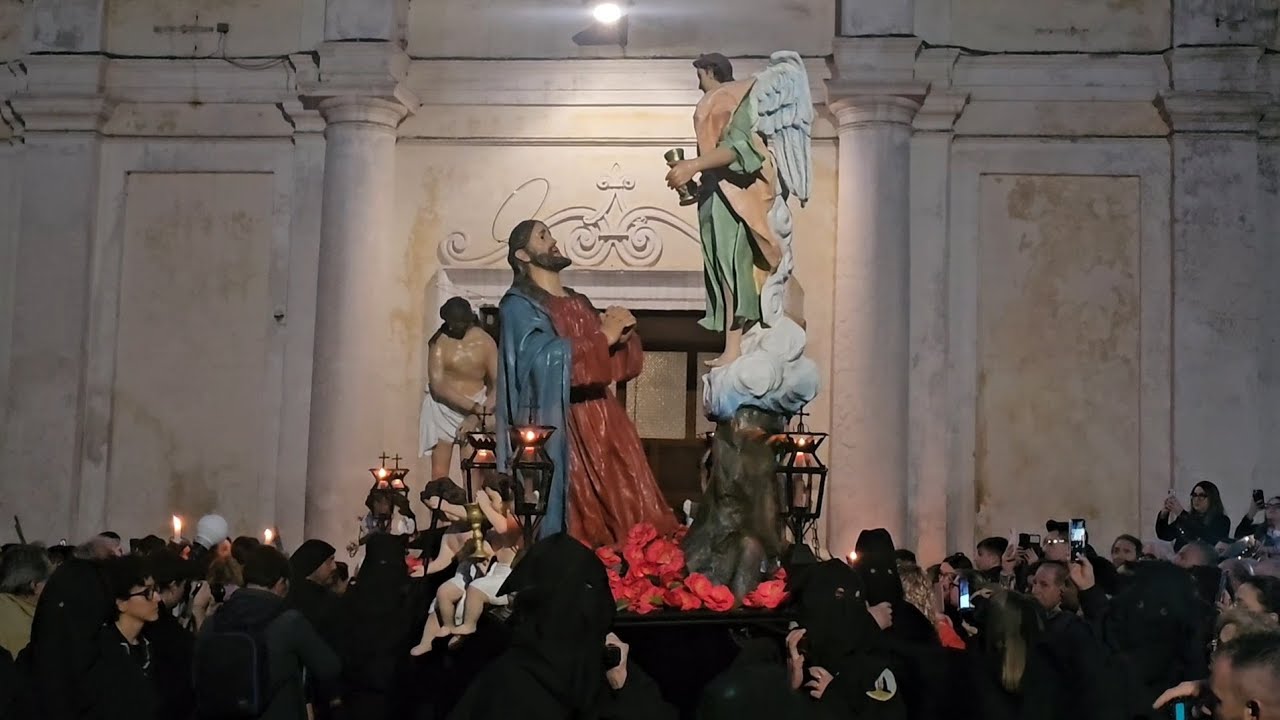 L'Uscita della Processione del Venerdì Santo a Sessa Aurunca