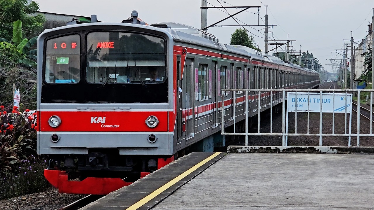 [4K] Stasiun Bekasi Timur: Kompilasi Kereta JR 205, TM 6000, CLI-125 | KRL Commuter Line (1/4)