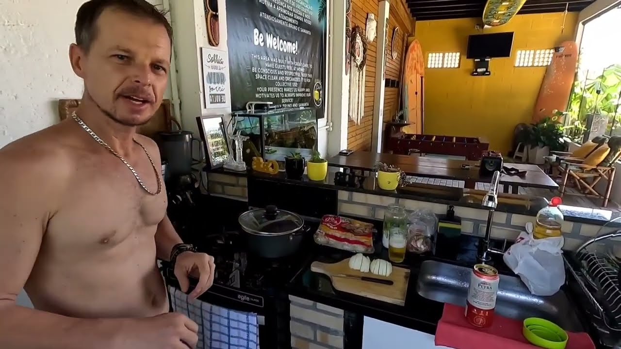 Dica de Hospedagem na Praia da Pinheira: POUSADA CONTAINER AMARELO