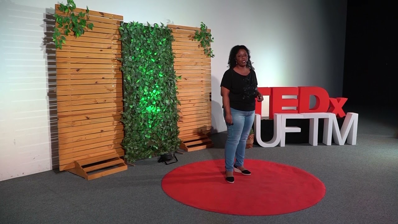 Empreendedorismo por necessidade x Empreendedorismo por escolha | Roberta Ventes | TEDxUFTM