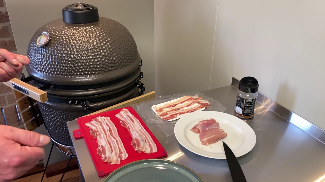 Kippendijen met spek van de kamado