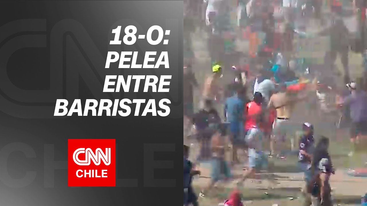 18-O: Barristas de Colo Colo y la U se enfrentaron en plena manifestación