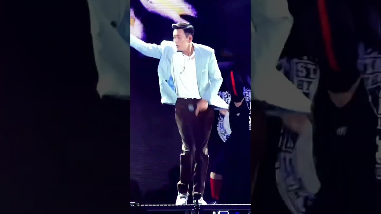 William Chan dances so charmingly 陈伟霆演唱会唱跳舞台直拍，跳舞太帅了