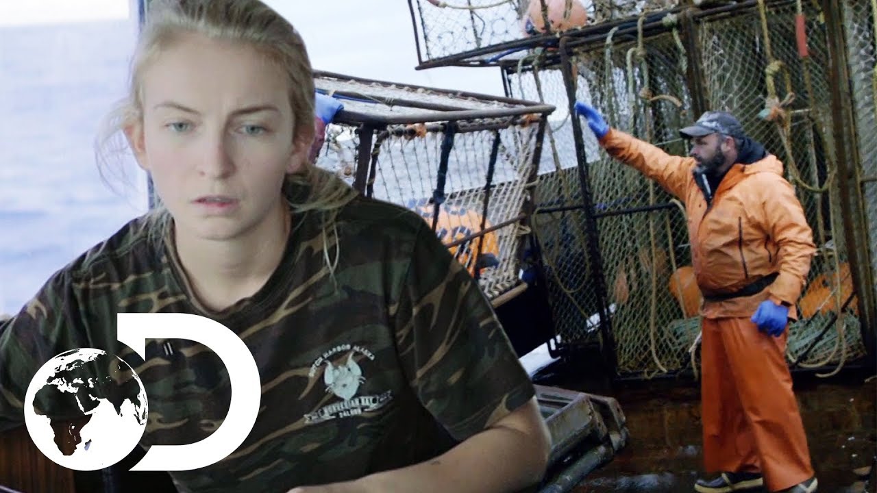 Captain's Daughter Puts The Northwestern Crew In Severe Danger | NEW Deadliest Catch