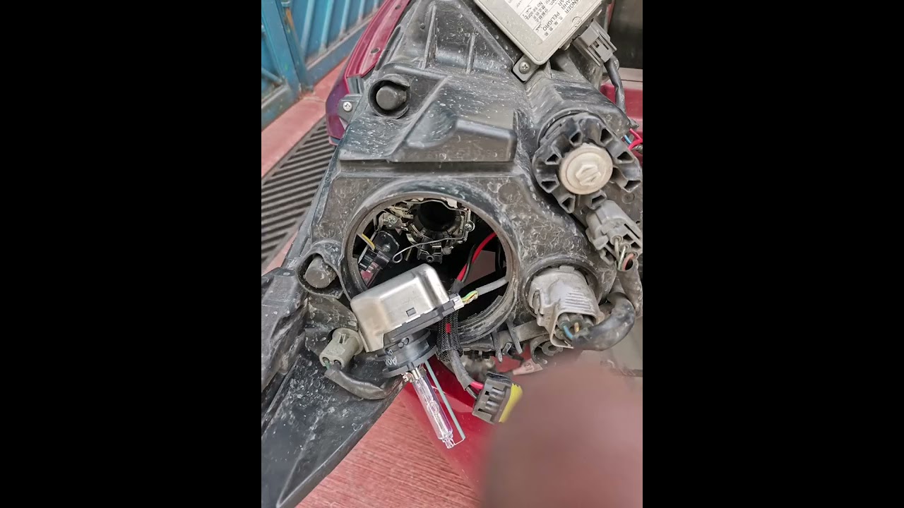 MAZDA 3 REPLACE CHEAP HID - INSTALL HID D4S 35W