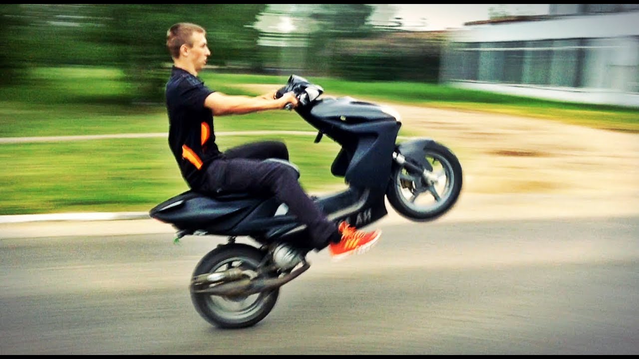 Обзор скутера Yamaha Aerox