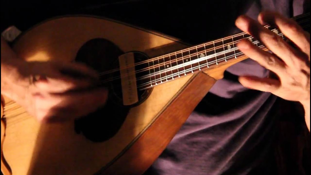 Οργανοποιείο Γιώργος Χριστονάκης.Δοκιμή μαντολίνου