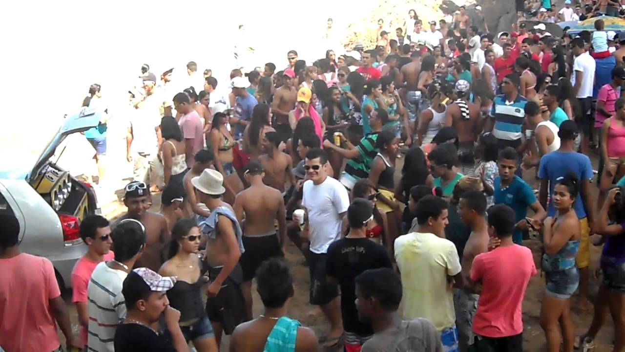 CARNAVAL CORONEL MURTA 2013 NO RIO JEQUITINHONHA PARTE 2