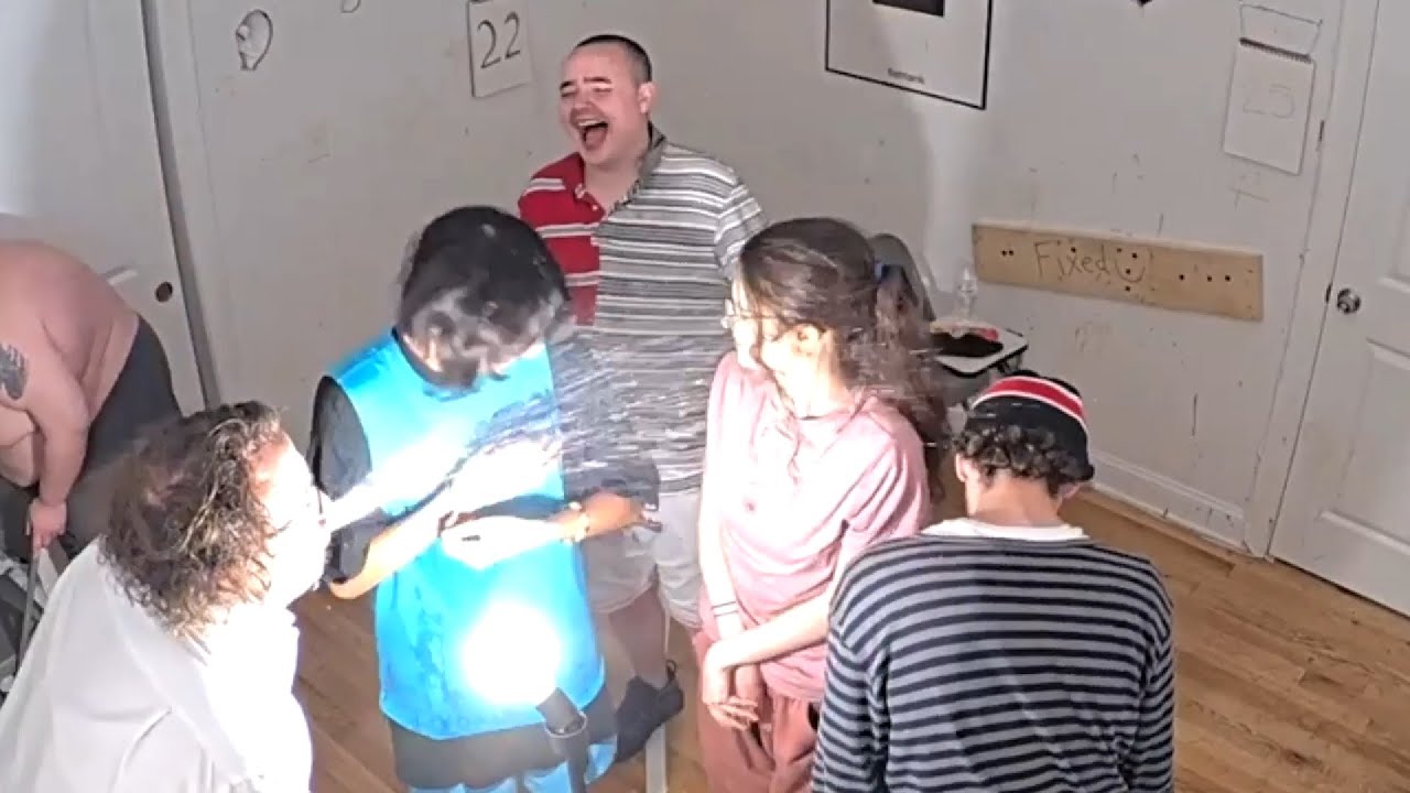 The spit-take challenge, TTS jokes make Goldstriker, Jet & Ben laugh - Fishtank.live