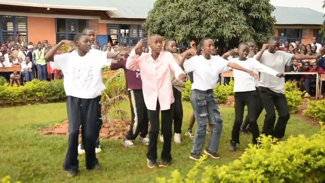 SHAKE DANCE //MBEGA ABANA NGOBARABYINA KAKAHAVA!!! BAHAGURUKIJE IMBAGA!!!!